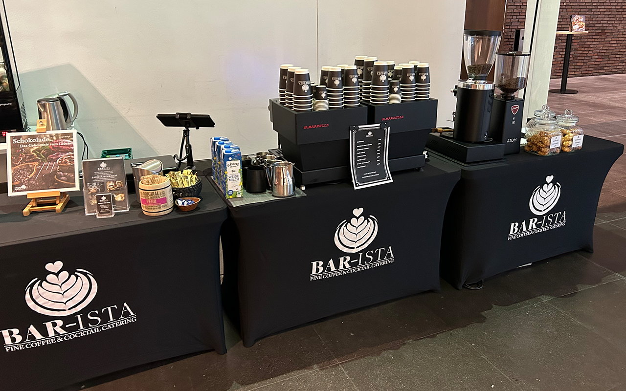 Einfacher, aber dennoch stilvoller Bar-Ista Stand auf einer Veranstaltung | Kaffee-Catering - Messe